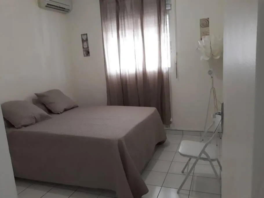 Johanny Home Les Abymes 0*,  Γουαδελούπη